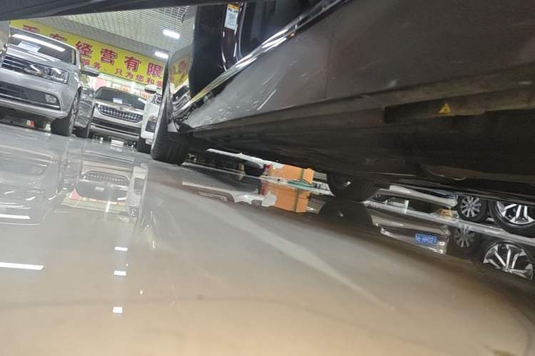 Used Jaguar XFL 2020 XFL 2.0T P200 Two-Wheel-Drive Elite Edition Right Side Sill