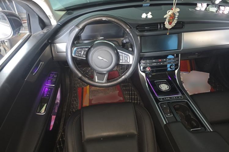 Used Jaguar XFL 2020 XFL 2.0T P200 Two-Wheel-Drive Elite Edition Steering Wheel