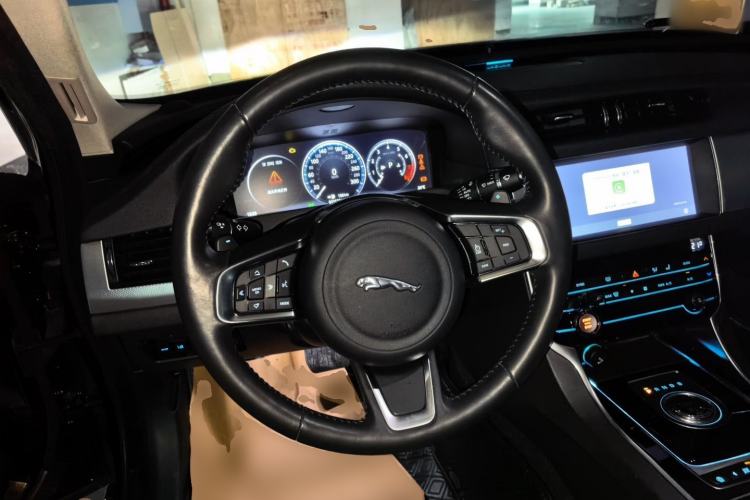Used Jaguar XFL 2020 XFL 2.0T P200 Two-Wheel-Drive Elite Edition Steering Wheel