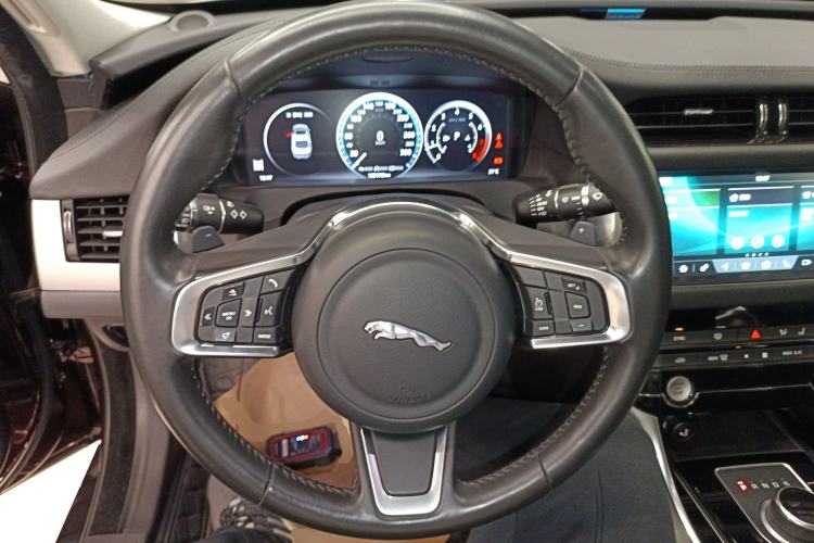 Used Jaguar XFL 2020 XFL 2.0T P200 Two-Wheel-Drive Elite Edition Steering Wheel