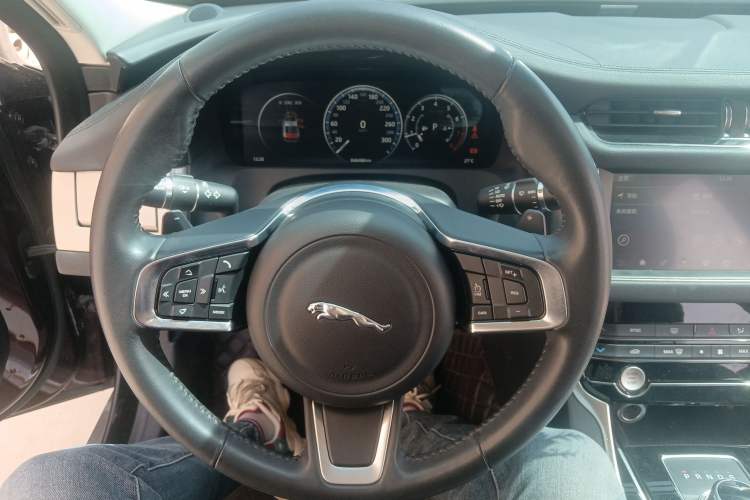 Used Jaguar XFL 2020 XFL 2.0T P200 Two-Wheel-Drive Elite Edition Steering Wheel