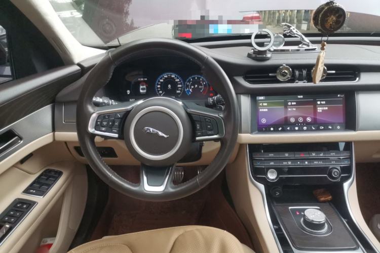 Used Jaguar XFL 2020 XFL 2.0T P250 Four-Wheel Drive Luxury Edition Steering Wheel