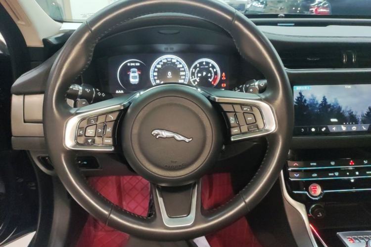 Used Jaguar XFL 2020 XFL 2.0T P200 Two-Wheel-Drive Rally Flag Edition Steering Wheel