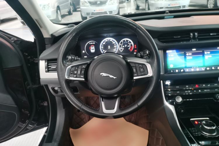 Used Jaguar XFL 2020 XFL 2.0T P200 Two-Wheel-Drive Elite Edition Steering Wheel