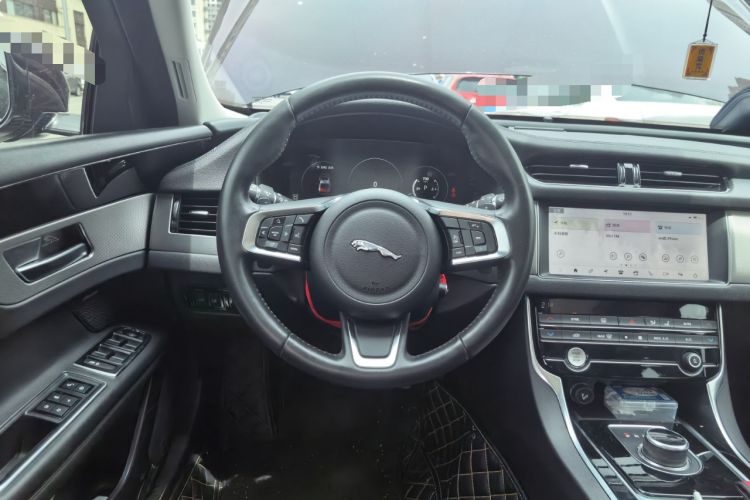 Used Jaguar XFL 2020 XFL 2.0T P200 Two-Wheel-Drive Elite Edition Steering Wheel