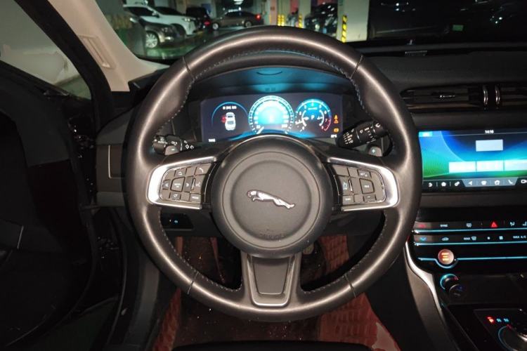 Used Jaguar XFL 2020 XFL 2.0T P200 Two-Wheel-Drive Rally Flag Edition Steering Wheel