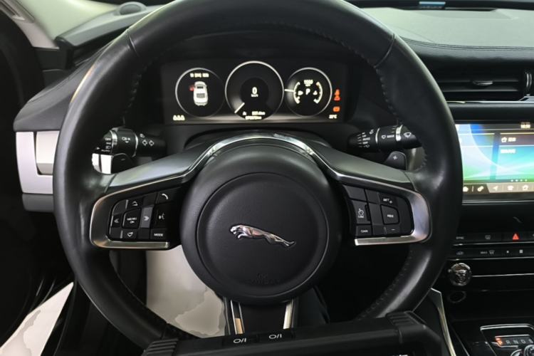 Used Jaguar XFL 2020 XFL 2.0T P200 Two-Wheel-Drive Elite Edition Steering Wheel