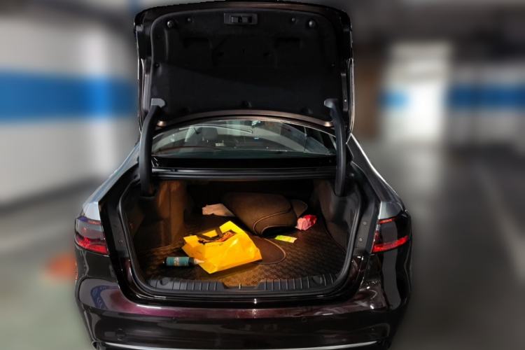 Used Jaguar XFL 2020 XFL 2.0T P200 Two-Wheel-Drive Elite Edition Trunk
