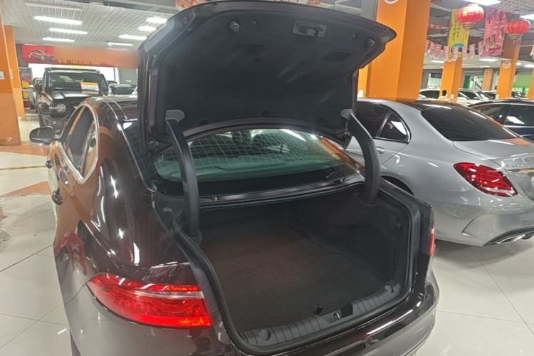 Used Jaguar XFL 2020 XFL 2.0T P200 Two-Wheel-Drive Elite Edition Trunk