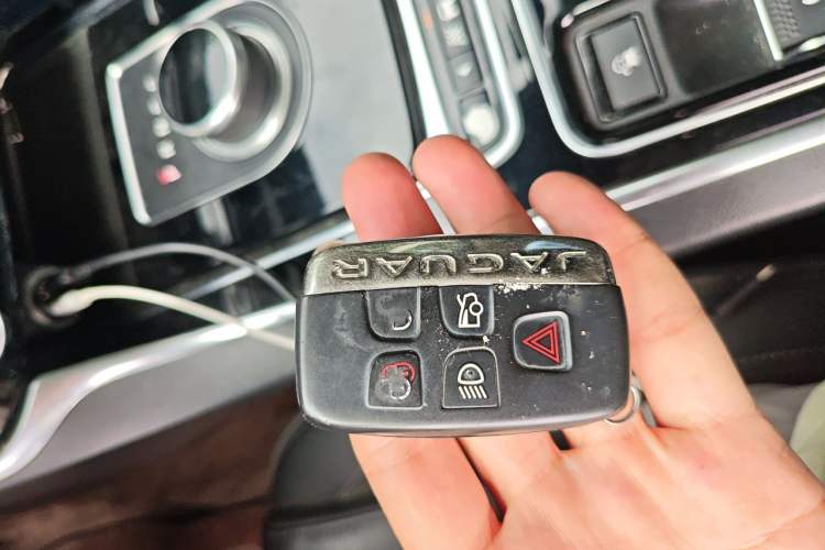 Used Jaguar XFL 2020 XFL 2.0T P200 Two-Wheel-Drive Windflower Edition Vehicle Key