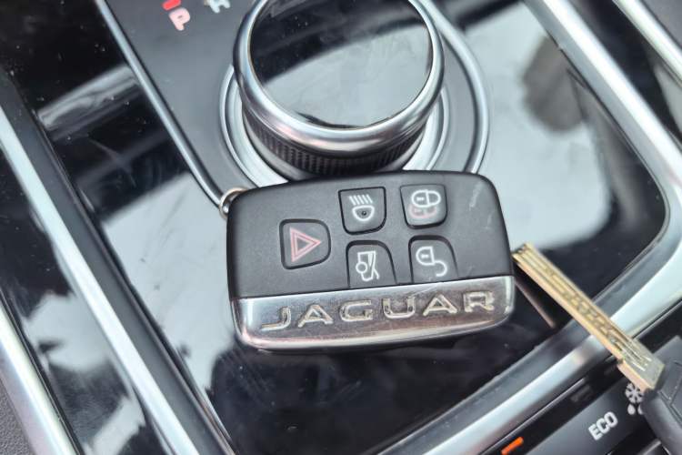 Used Jaguar XFL 2020 XFL 2.0T P200 Two-Wheel-Drive Elite Edition Vehicle Key