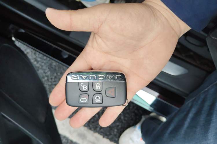 Used Jaguar XFL 2020 XFL 2.0T P200 Two-Wheel-Drive Elite Edition Vehicle Key