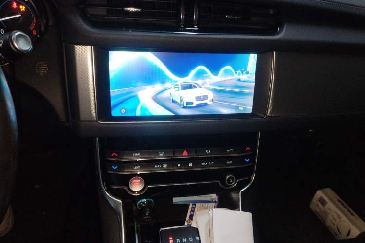 Used Jaguar XFL 2020 XFL 2.0T P200 Two-Wheel-Drive Windflower Edition Audio And AC Panel
