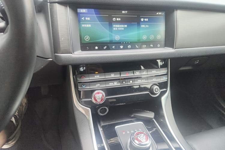 Used Jaguar XFL 2020 XFL 2.0T P200 Two-Wheel-Drive Rally Flag Edition Audio And AC Panel