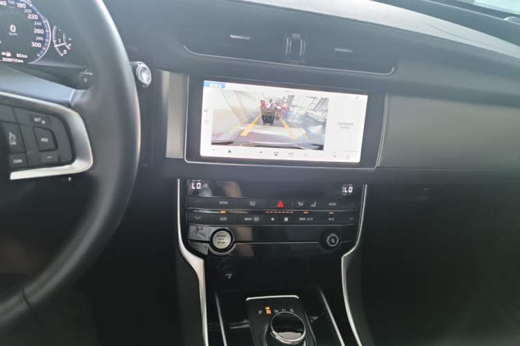 Used Jaguar XFL 2020 XFL 2.0T P200 Two-Wheel-Drive Elite Edition Audio And AC Panel