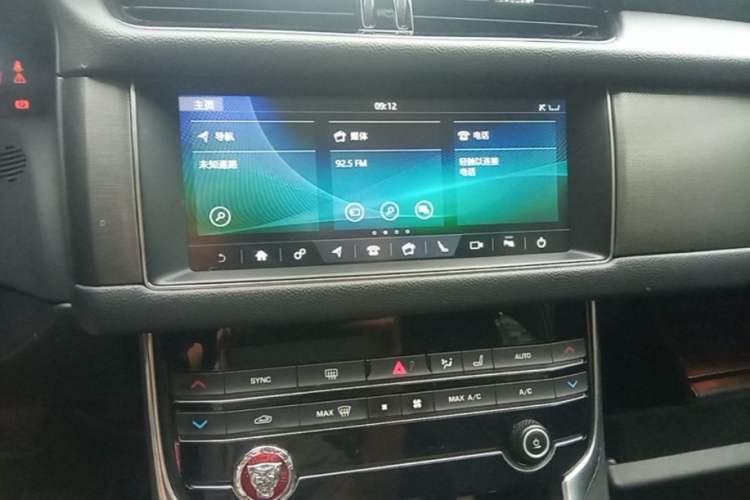 Used Jaguar XFL 2020 XFL 2.0T P200 Two-Wheel-Drive Rally Flag Edition Audio And AC Panel