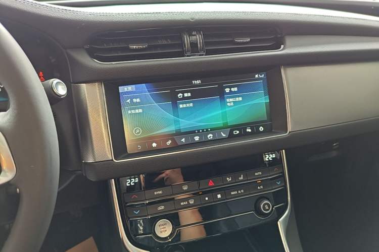Used Jaguar XFL 2020 XFL 2.0T P200 Two-Wheel-Drive Elite Edition Audio And AC Panel
