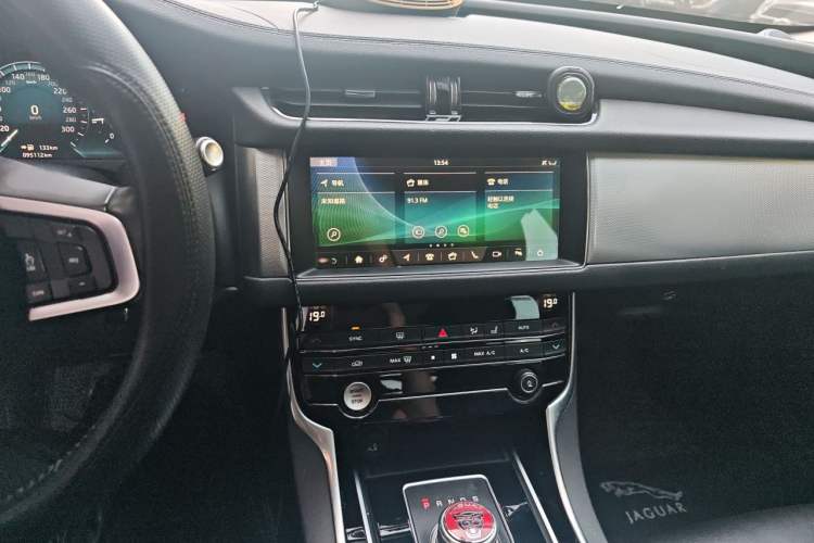 Used Jaguar XFL 2020 XFL 2.0T P200 Two-Wheel-Drive Elite Edition Audio And AC Panel