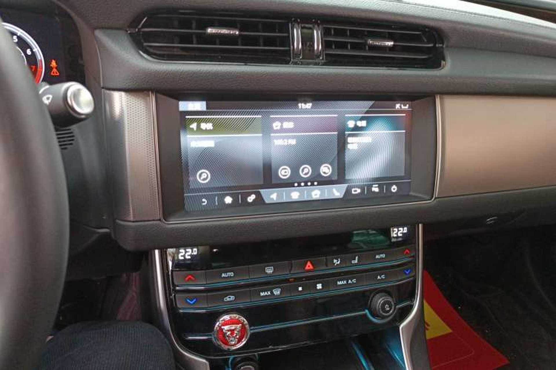 Used Jaguar XFL 2020 XFL 2.0T P250 Four-Wheel Drive Luxury Edition Audio And AC Panel