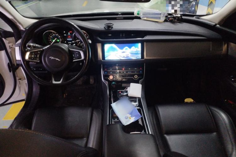 Used Jaguar XFL 2020 XFL 2.0T P200 Two-Wheel-Drive Windflower Edition Center Console