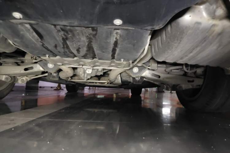 Used Jaguar XFL 2020 XFL 2.0T P250 Two-Wheel-Drive Luxury Edition Chassis Rear