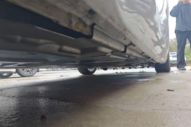 Used Jaguar XFL 2020 XFL 2.0T P200 Two-Wheel-Drive Rally Flag Edition Chassis Rear Right
