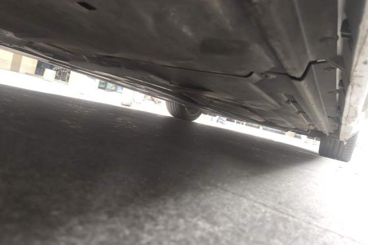 Used Jaguar XFL 2020 XFL 2.0T P200 Two-Wheel-Drive Rally Flag Edition Chassis Rear Right