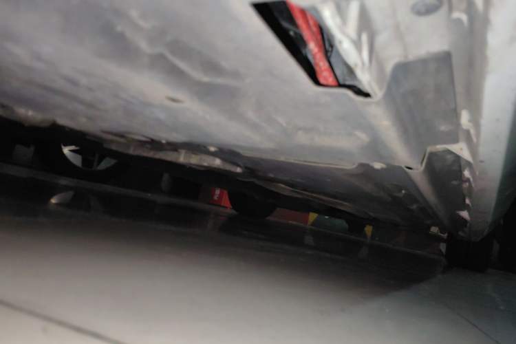 Used Jaguar XFL 2020 XFL 2.0T P200 Two-Wheel-Drive Windflower Edition Chassis Rear Right