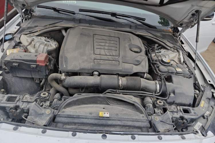 Used Jaguar XFL 2020 XFL 2.0T P200 Two-Wheel-Drive Rally Flag Edition Engine Bay