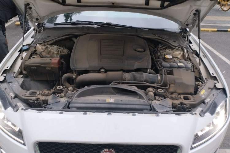 Used Jaguar XFL 2020 XFL 2.0T P200 Two-Wheel-Drive Elite Edition Engine Bay