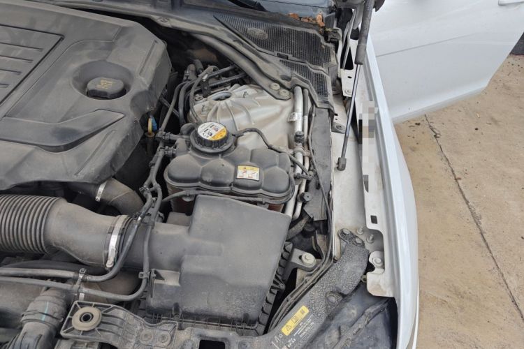 Used Jaguar XFL 2020 XFL 2.0T P200 Two-Wheel-Drive Rally Flag Edition Engine Bay Left