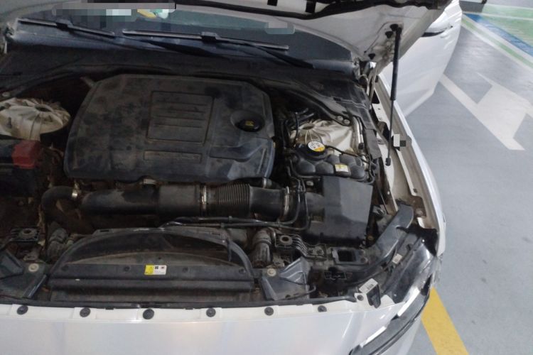 Used Jaguar XFL 2020 XFL 2.0T P200 Two-Wheel-Drive Windflower Edition Engine Bay Left