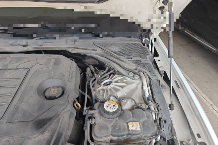 Used Jaguar XFL 2020 XFL 2.0T P200 Two-Wheel-Drive Elite Edition Engine Bay Left