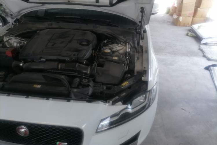 Used Jaguar XFL 2020 XFL 2.0T P250 Two-Wheel-Drive Luxury Edition Engine Bay Left