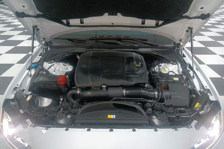 Used Jaguar XFL 2020 XFL 2.0T P200 Two-Wheel-Drive Elite Edition Engine Bay