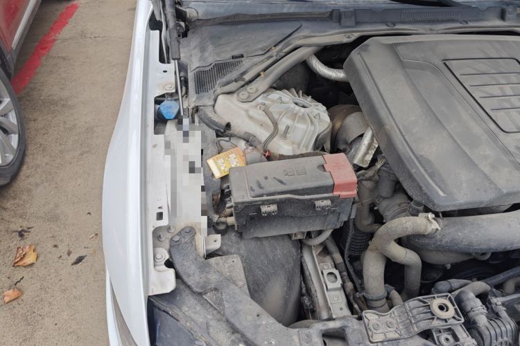 Used Jaguar XFL 2020 XFL 2.0T P200 Two-Wheel-Drive Rally Flag Edition Engine Bay Right