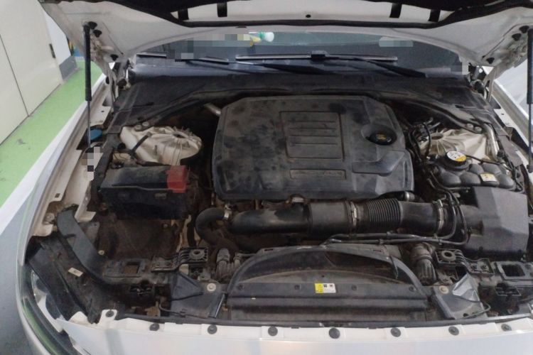 Used Jaguar XFL 2020 XFL 2.0T P200 Two-Wheel-Drive Windflower Edition Engine Bay Right