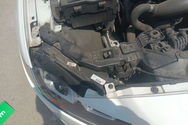 Used Jaguar XFL 2020 XFL 2.0T P200 Two-Wheel-Drive Windflower Edition Engine Bay Right