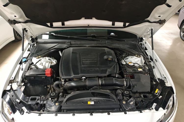 Used Jaguar XFL 2020 XFL 2.0T P200 Two-Wheel-Drive Elite Edition Engine Bay