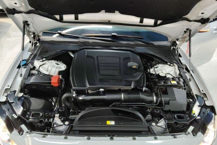 Used Jaguar XFL 2020 XFL 2.0T P200 Two-Wheel-Drive Rally Flag Edition Engine Bay