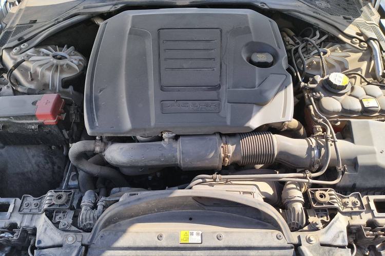 Used Jaguar XFL 2020 XFL 2.0T P200 Two-Wheel-Drive Windflower Edition Engine Bay