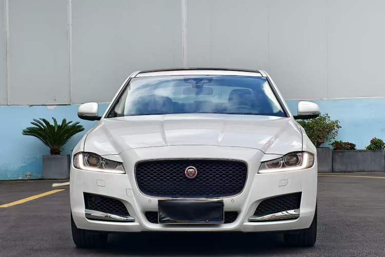 Used Jaguar XFL 2020 XFL 2.0T P200 Two-Wheel-Drive Elite Edition Exterior 2