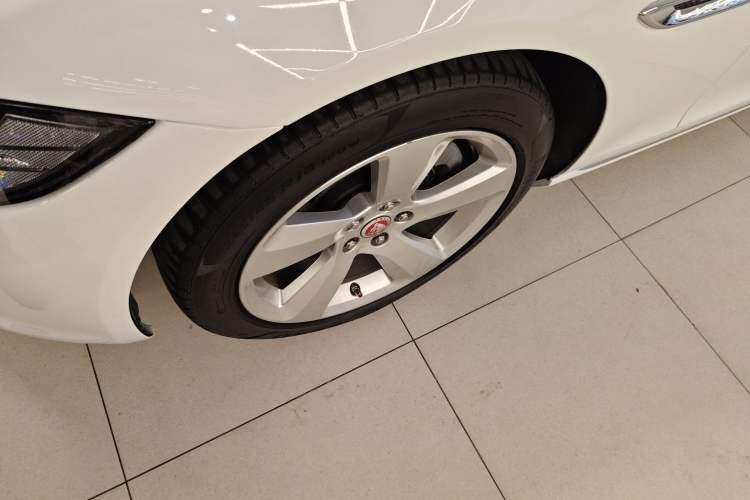 Used Jaguar XFL 2020 XFL 2.0T P200 Two-Wheel-Drive Elite Edition Exterior 4