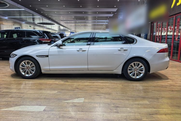 Used Jaguar XFL 2020 XFL 2.0T P200 Two-Wheel-Drive Windflower Edition Exterior 4