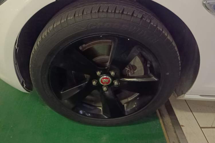 Used Jaguar XFL 2020 XFL 2.0T P200 Two-Wheel-Drive Elite Edition Exterior 4