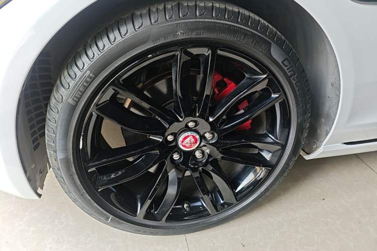 Used Jaguar XFL 2020 XFL 2.0T P250 Four-Wheel Drive Luxury Edition Exterior 4