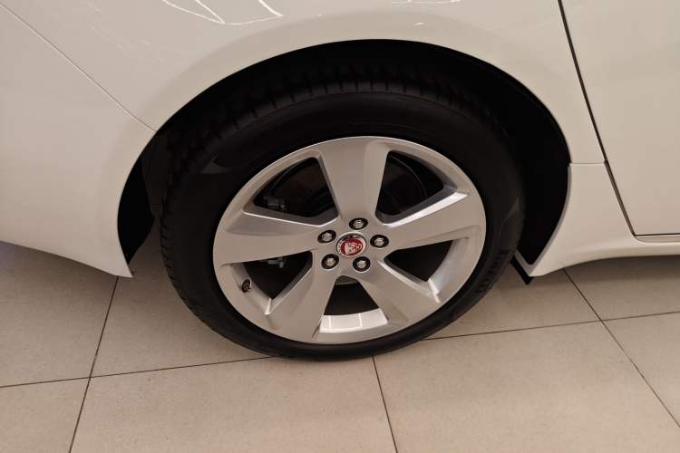 Used Jaguar XFL 2020 XFL 2.0T P200 Two-Wheel-Drive Elite Edition Exterior 5