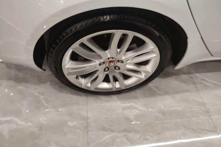 Used Jaguar XFL 2020 XFL 2.0T P250 Four-Wheel Drive Luxury Edition Exterior 5