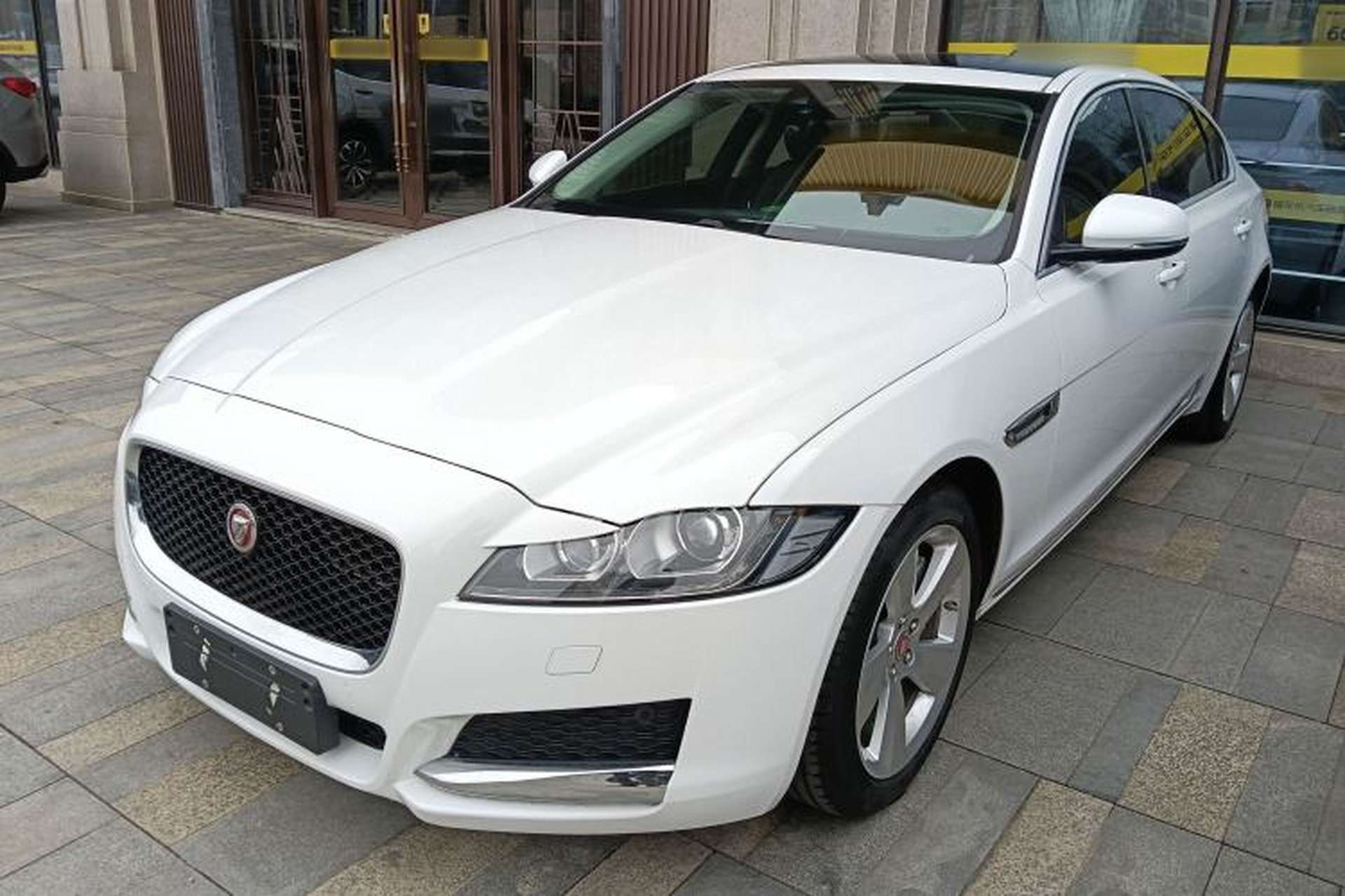 Used Jaguar XFL 2020 XFL 2.0T P200 Two-Wheel-Drive Elite Edition Front Left 45 Deg