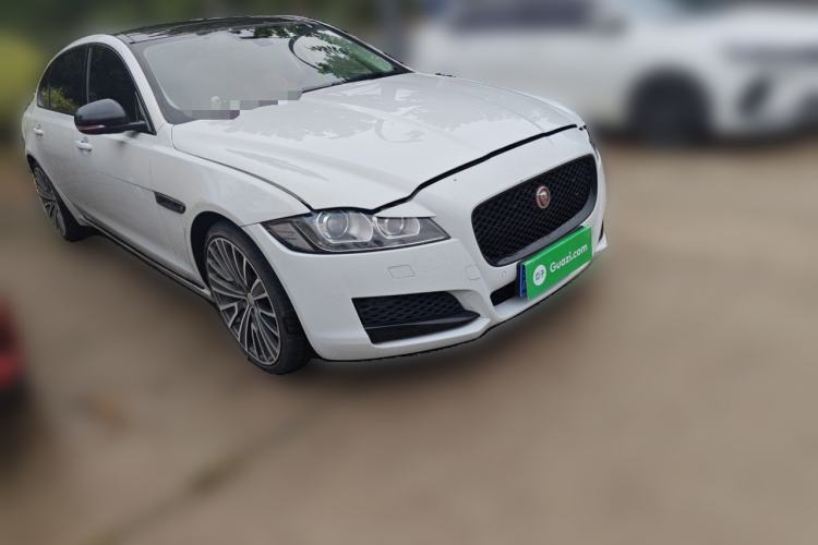 Used Jaguar XFL 2020 XFL 2.0T P200 Two-Wheel-Drive Rally Flag Edition Front Right 45 Deg